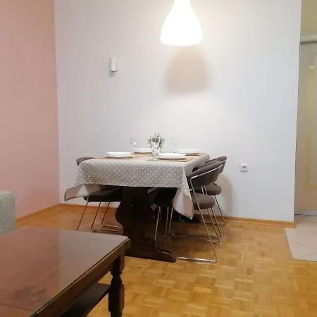 Karla Apartment Split